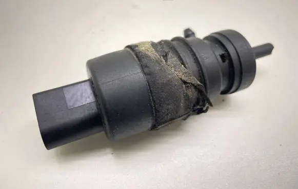 Audi A6 S6 C5 4B Windscreen/windshield washer pump PA6GBGF30