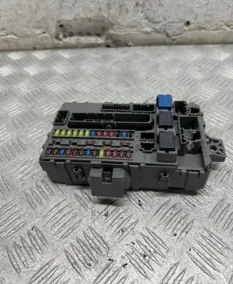 Honda Accord Fuse module TL4E610 090116 KRDA08RC3