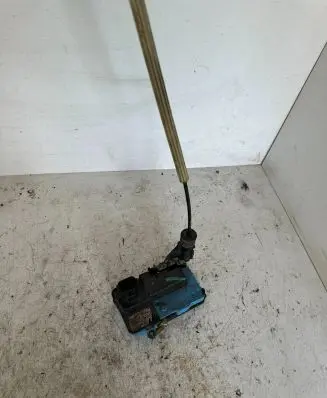 Volvo V70 Front door lock 5652216