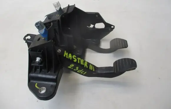 Renault Master III Brake pedal 465010016R