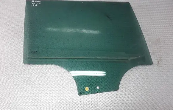 Skoda Yeti (5L) Rear door window glass 5L0845206B