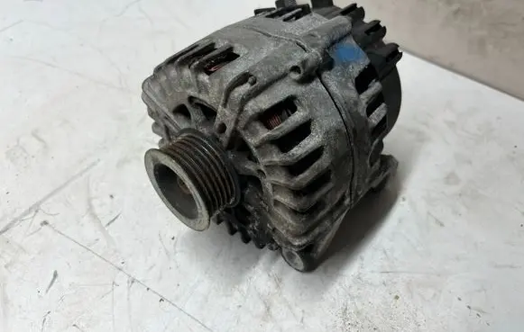 BMW X6 E71 Generator/alternator 7805432 FG18D024 2605773C