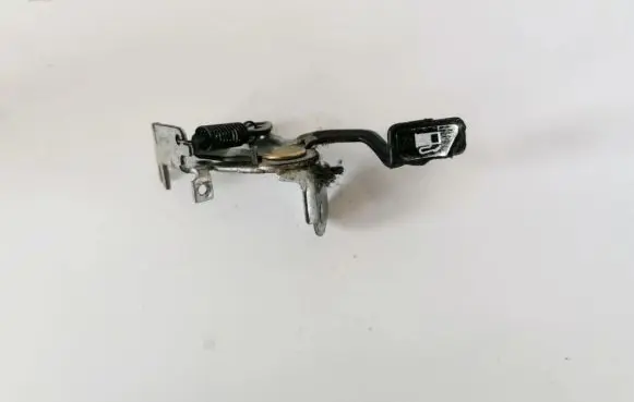 Toyota Avensis Verso Fuel tank opening switch 