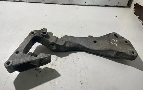 BMW 3 F30 F35 F31 Gearbox mounting bracket 6769281 17099710 68555