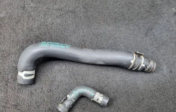 Audi A4 S4 B7 8E 8H Engine coolant pipe/hose 059121073B 059121073