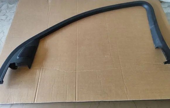 Mercedes-Benz GLE W167 Front door trim (molding) A1677203405