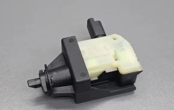 Citroen DS5 Fuel tank cap lock motor 9658236780