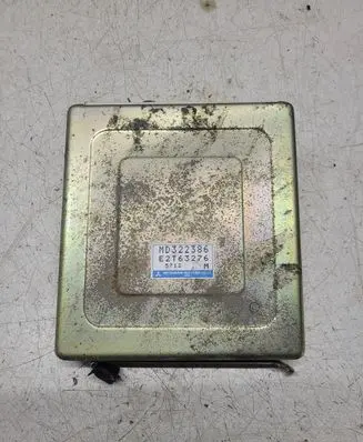 Mitsubishi Carisma Engine control unit/module MD322386