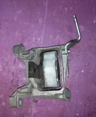 Mazda 6 Engine mount bracket KD45