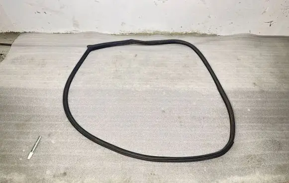 BMW 6 F12 F13 Rubber seal front coupe door 7221325