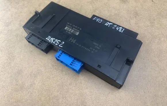 BMW 3 E90 E91 Comfort/convenience module 9176886 61359176886