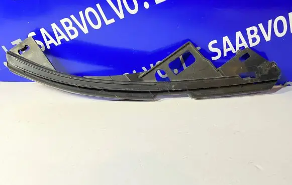 Volvo S40 Front bumper mounting bracket 30744957