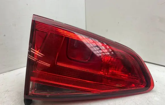 Volkswagen Golf VII Tailgate rear/tail lights 5G0945093M