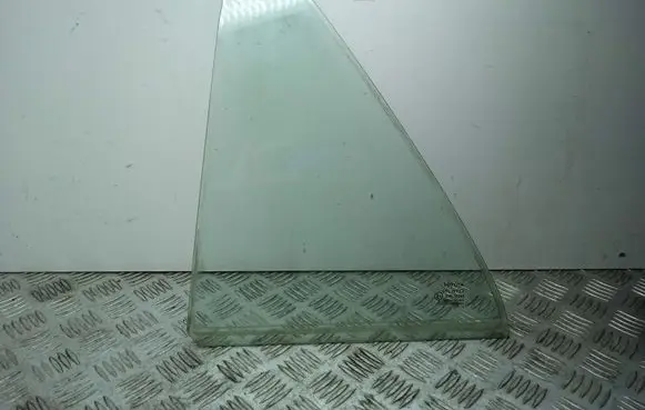 Toyota Avensis T250 Rear vent window glass 
