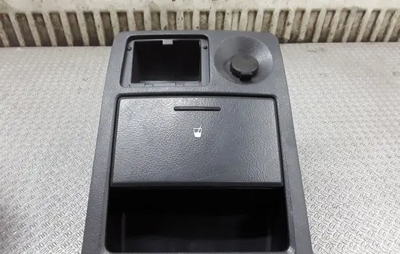 KIA Sorento Cup holder back 