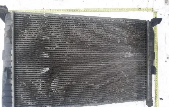Ford Mondeo MK I Coolant radiator A415I620P25