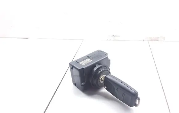 Volkswagen Touareg I Ignition lock 3D0905865C 33300101