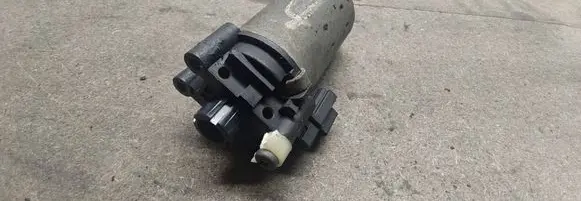 Toyota Avensis T250 Seat adjustment motor 8582033020 1620006861