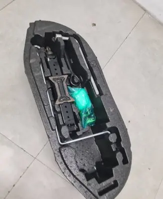 Toyota Mirai Tool set 7520162010