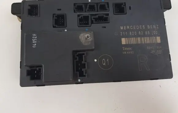 Mercedes-Benz E W211 Door control unit/module 2118208285