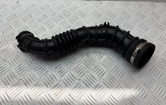Nissan Note (E11) Turbo air intake inlet pipe/hose 1657500QAC 8200500383