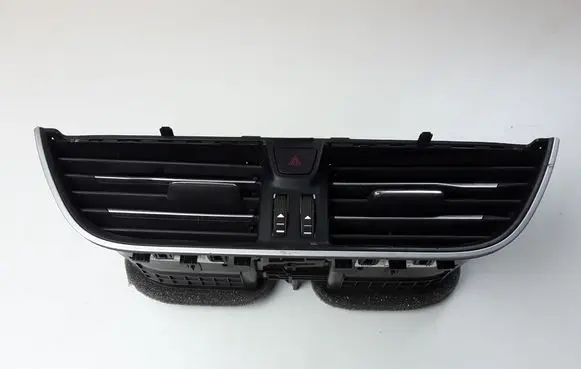 Ford Focus Dash center air vent grill JX7B19K617
