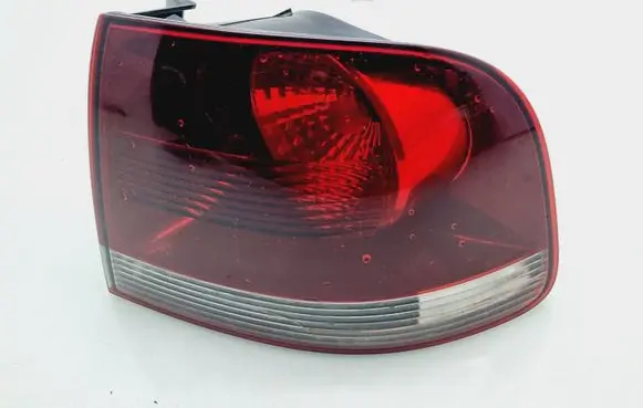 Volkswagen Touareg I Rear/tail lights 28258002