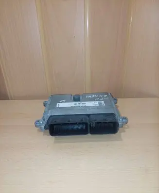 Volvo S40 Engine control unit/module P30743102 30743102