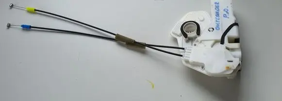 Mitsubishi Outlander Front door lock