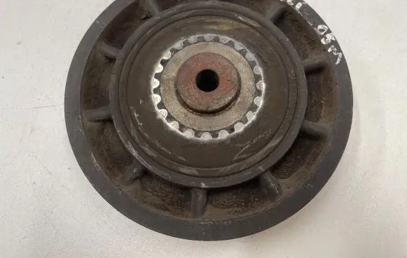 Opel Vivaro Crankshaft pulley
