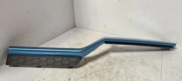 Porsche Cayenne (9Y0 9Y3) Front bumper upper radiator grill 9Y0807983B