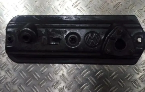 Volkswagen Golf III Rocker cam cover 