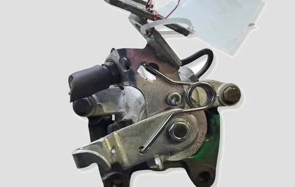 Skoda Octavia Mk2 (1Z) Rear brake caliper