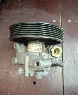 Mercedes-Benz C W203 Power steering pump 0024669301 LH2110072