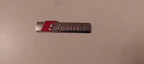 Audi Q7 4M Fender model badge letters 8N0853601A
