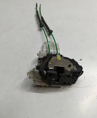 Hyundai i30 Front door lock 813102L070S2 813102L070