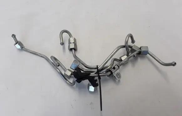 Renault Koleos II Fuel injector supply line/pipe 