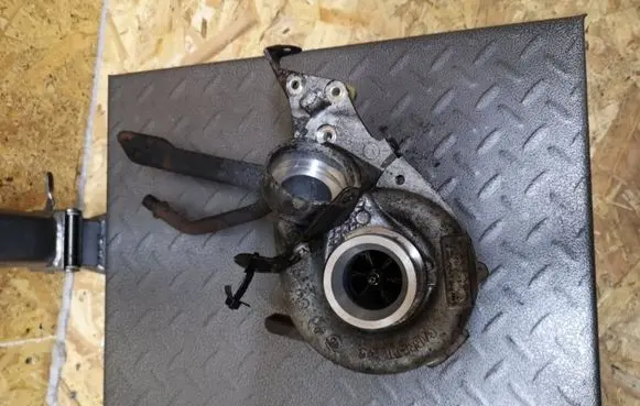 Mercedes-Benz C W203 Turbo A6460900180 7426933
