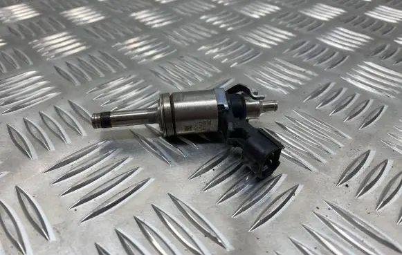 Ford Focus Fuel injector CM5EBB