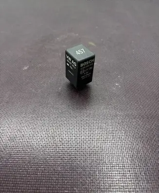 Volkswagen PASSAT B7 Glow plug pre-heat relay 038907281B 0281003032
