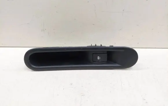 Renault Espace - Grand espace IV Electric window control switch 8200327947