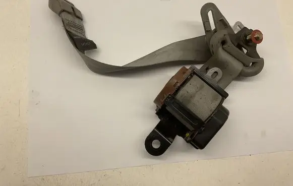 KIA Sorento Rear seatbelt 0432021 107917