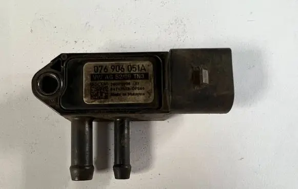 Volkswagen Golf Plus Exhaust gas pressure sensor 076906051A 04213532 210850902