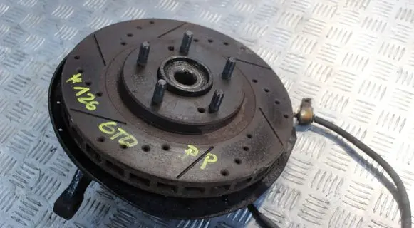 Mitsubishi 3000 GT Front wheel hub