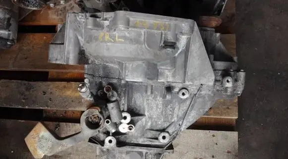 Seat Leon (5F) Manual 5 speed gearbox PRL