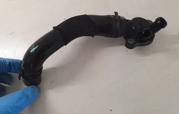 Audi Q5 SQ5 Engine coolant pipe/hose 04L121131AD