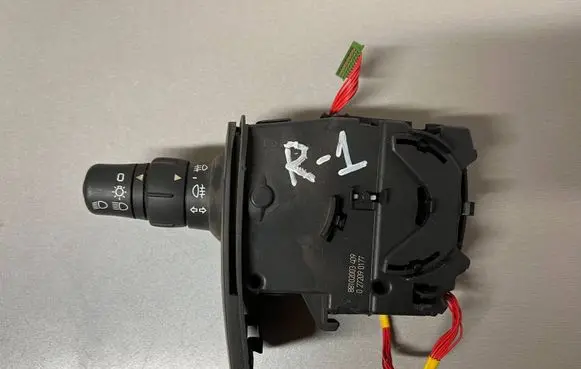 Renault Clio III Light switch 88102003 0272090177