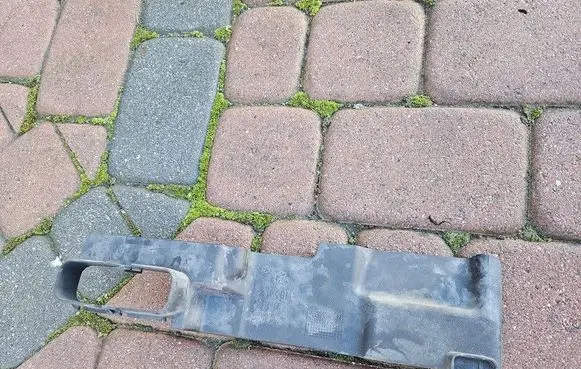 Opel Grandland X Intercooler air guide/duct channel 9821950080