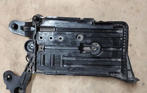 Skoda Octavia Mk3 (5E) Battery tray 5Q0915321H