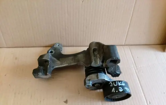 Nissan Juke I F15 Generator/alternator bracket 117104394R